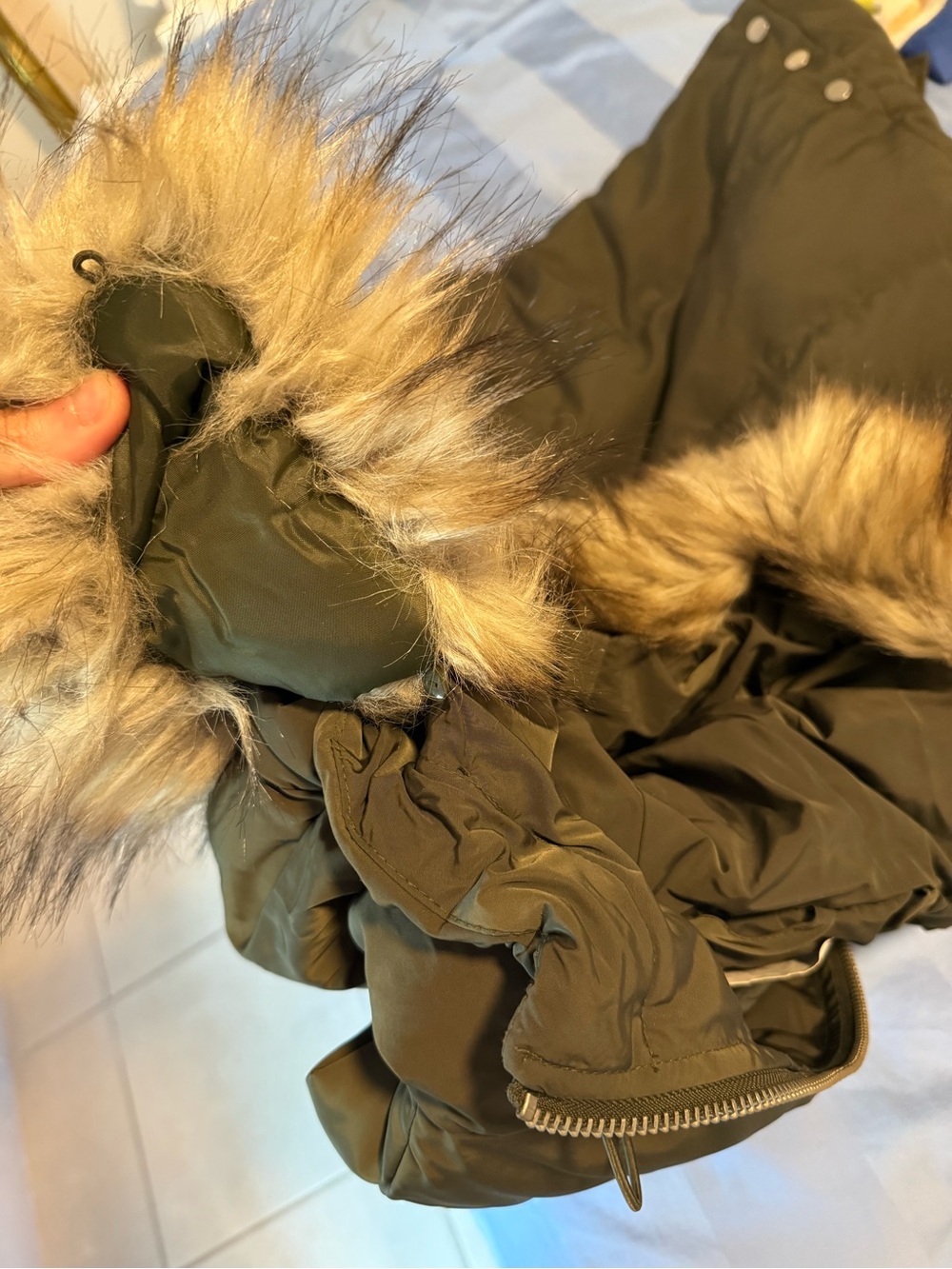 Zara Olive Green Hooded Puffer Jacket with Faux Fur Trim - Picture 7 of 7